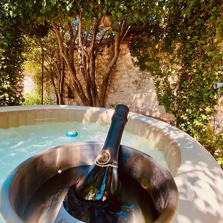 度假居 La Perle Nimoise - Town House Close To The Fontaine Garden